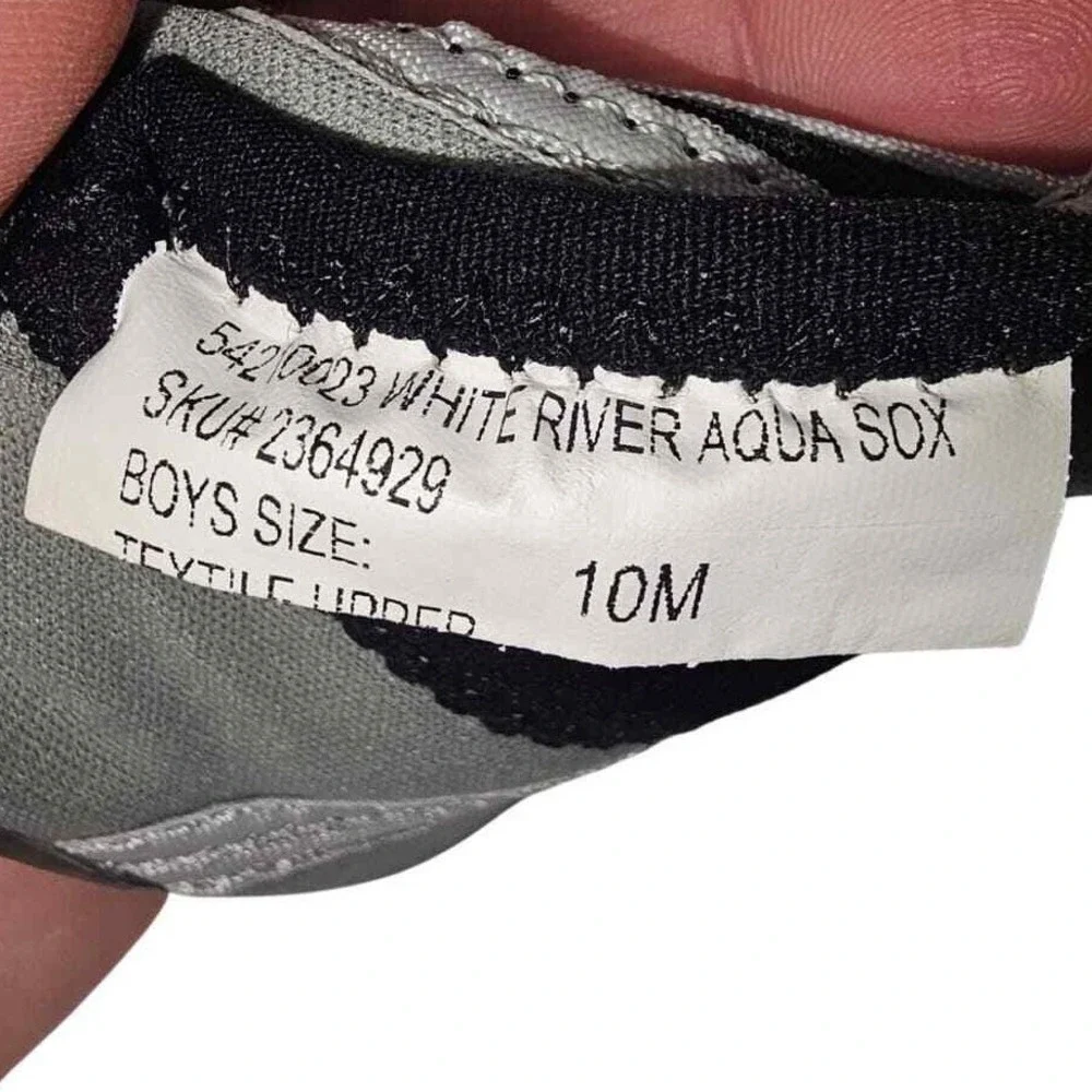 White‎ River Aqua Sox Water Shoes Boys 10M Gray Good Condition Slip-On Mesh